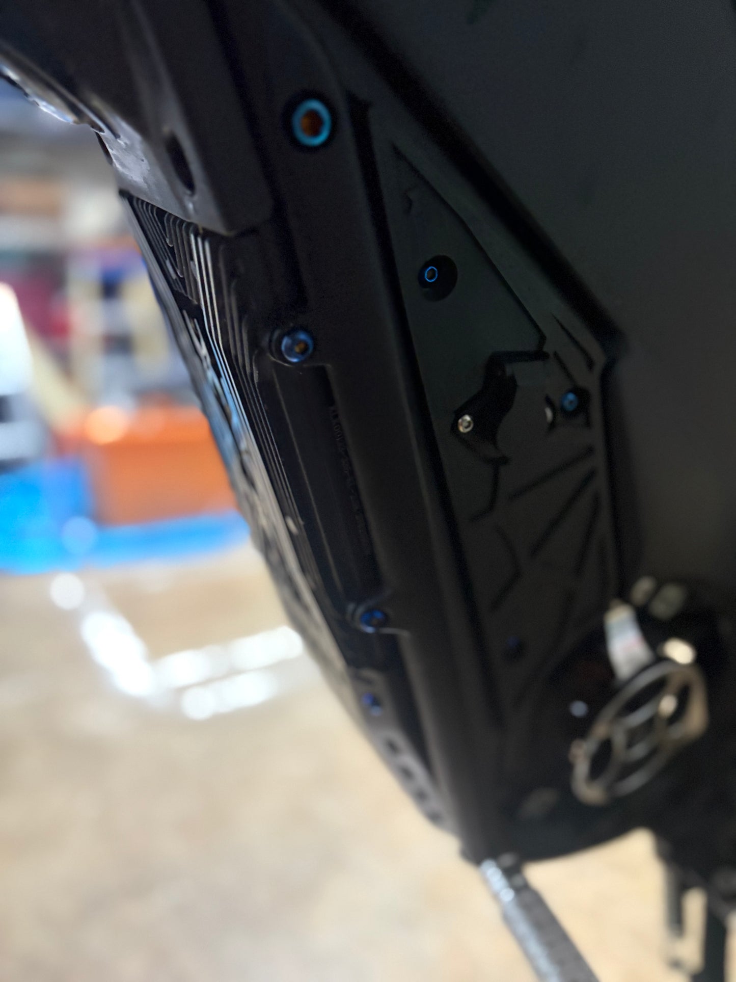 Talaria x3 controller bolts